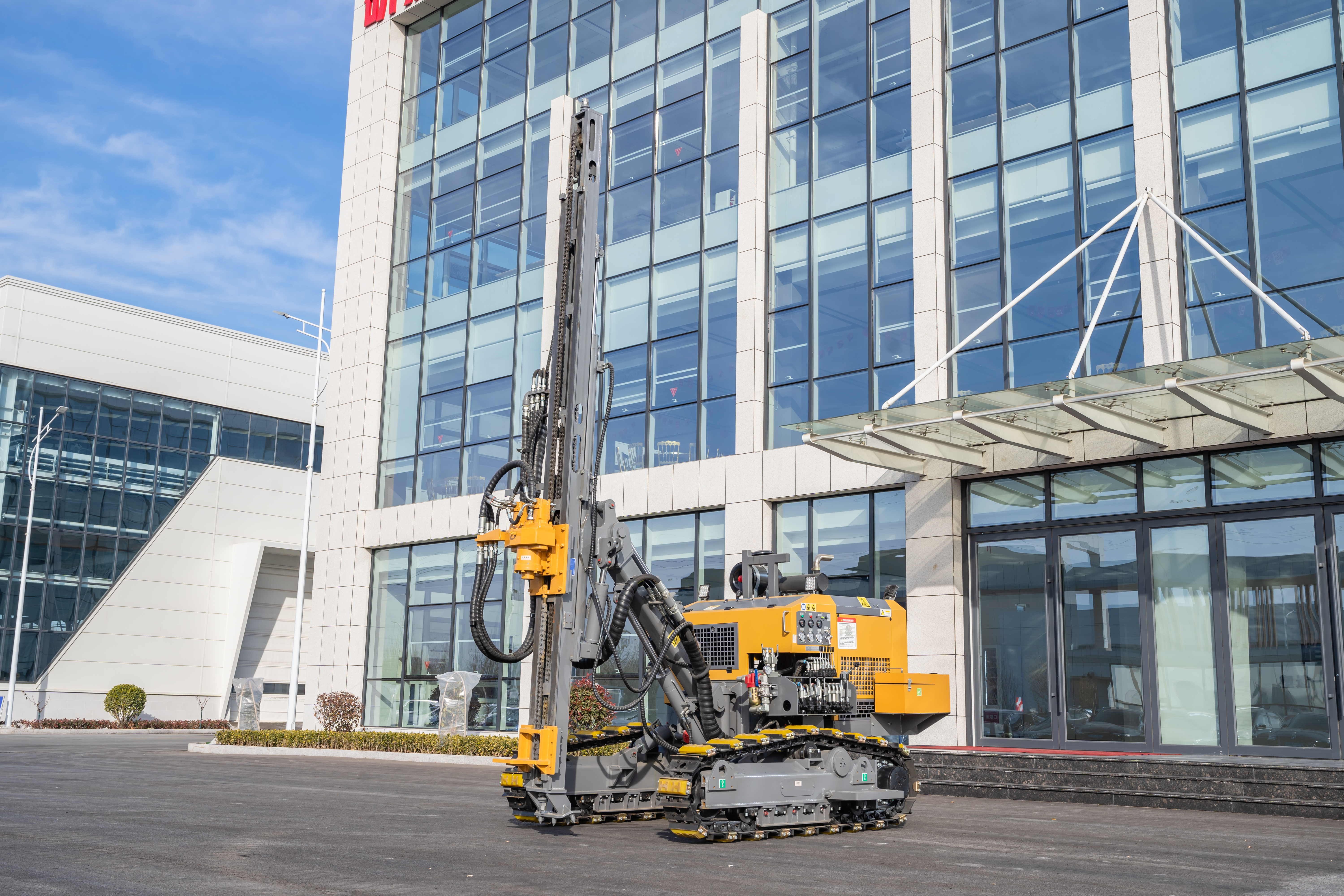 履带式潜孔钻机 HW-920